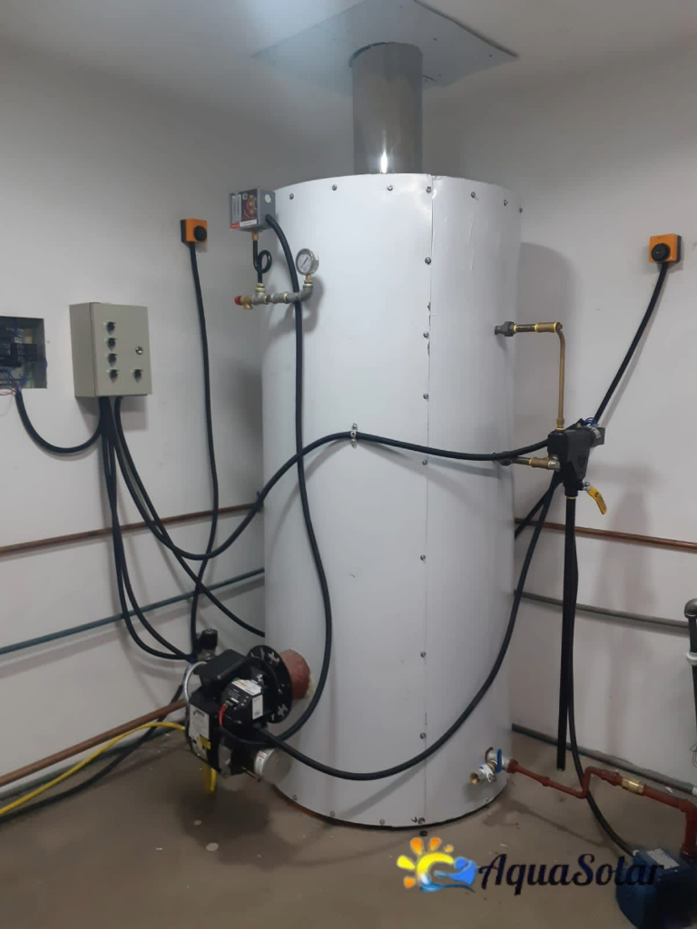 Tanques acumuladores de agua caliente para sistemas industriales - Aqua Solar